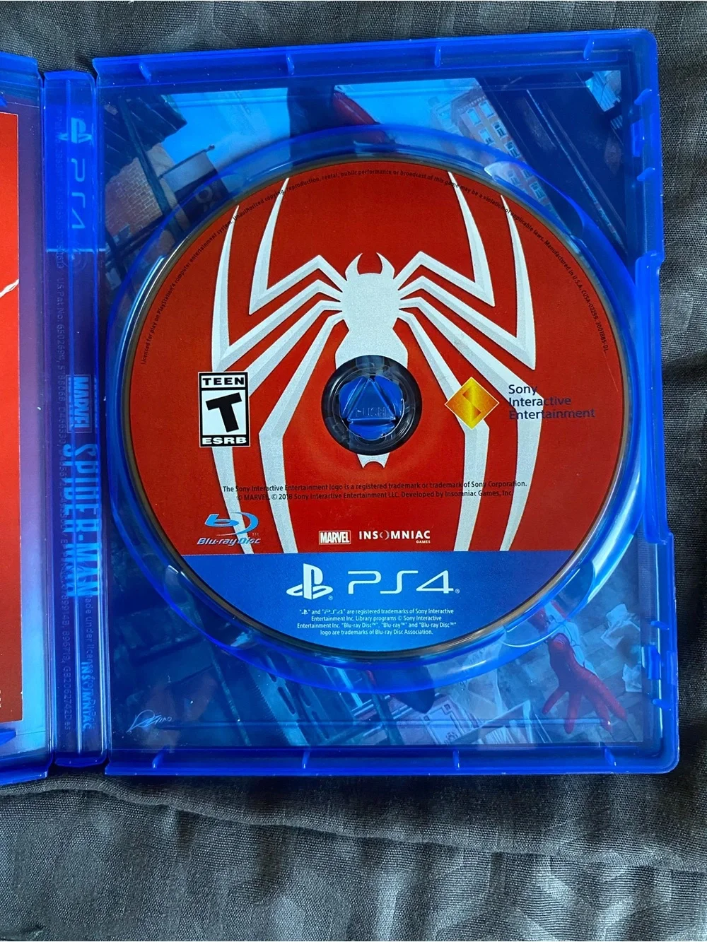 PlayStation PS4 Marvel Spider-Man - Red Game of the Year Edition
